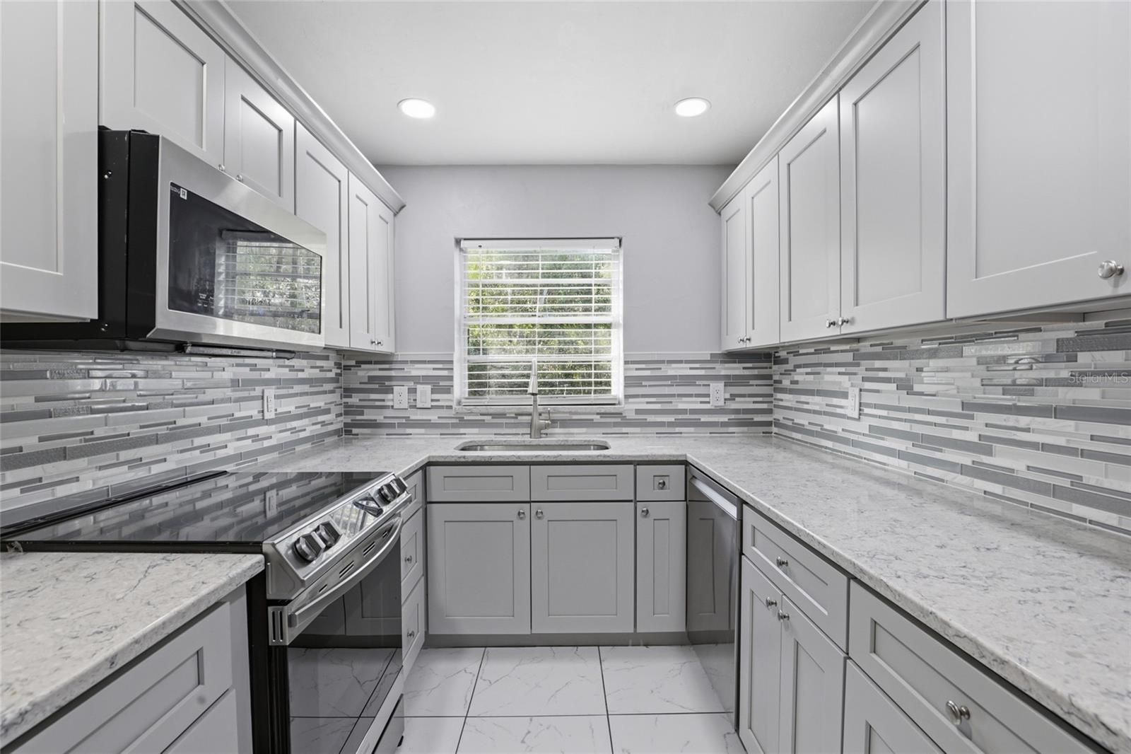 Image 8 of 29 For 11908 164th Terrace