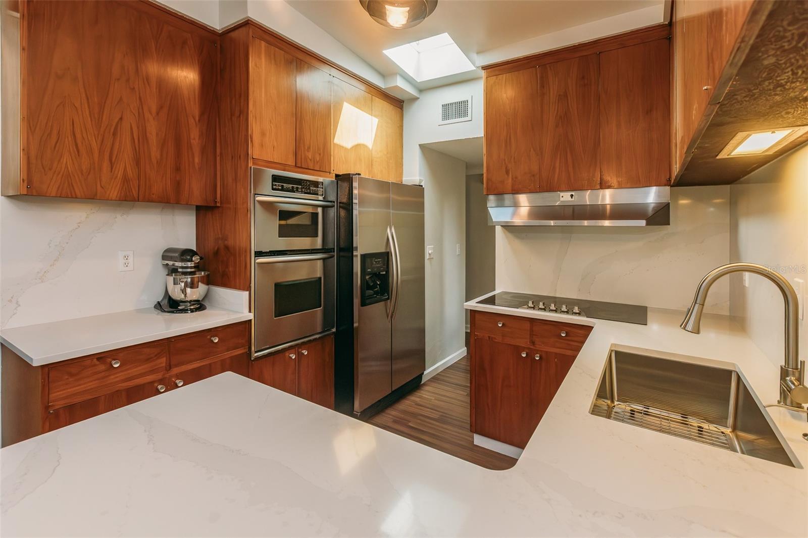 Image 12 of 37 For 852 2nd Avenue