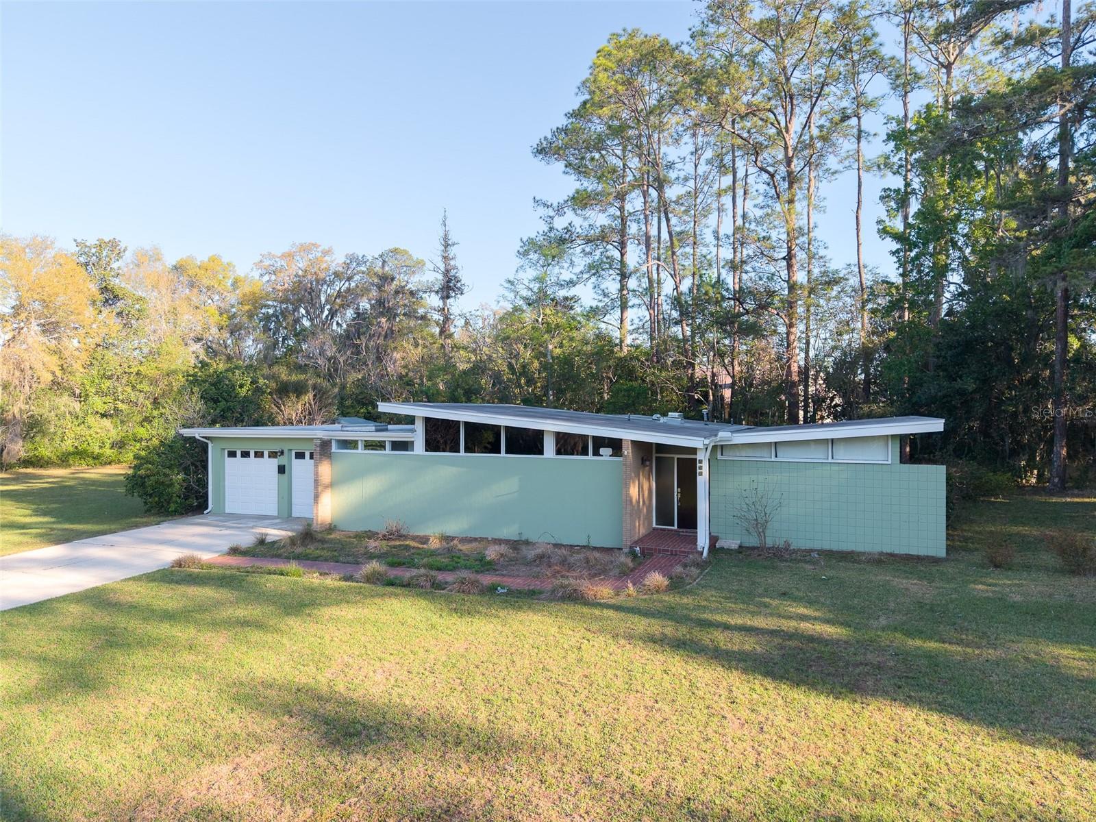 Image 2 of 37 For 852 2nd Avenue
