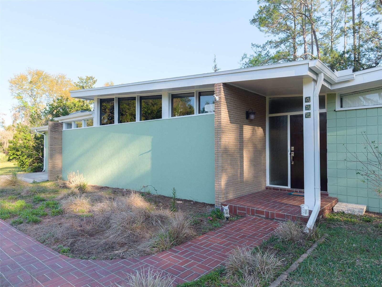 Image 3 of 37 For 852 2nd Avenue