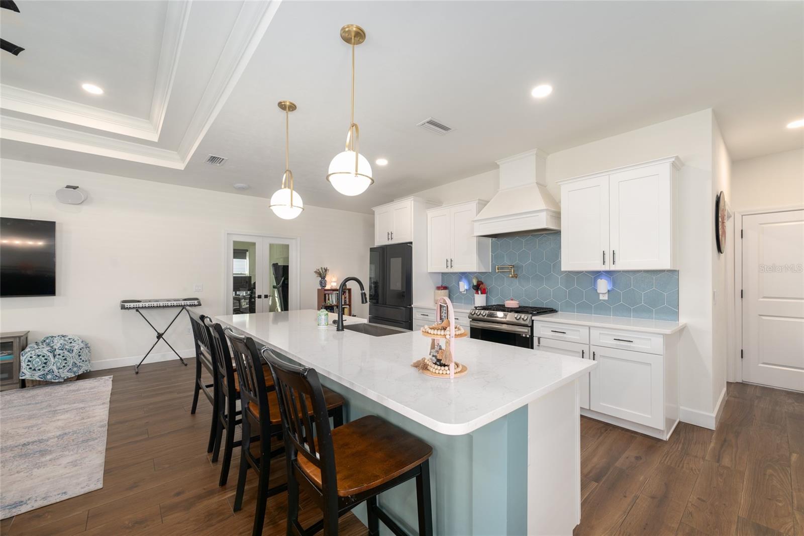 Image 12 of 37 For 6659 12th Lane