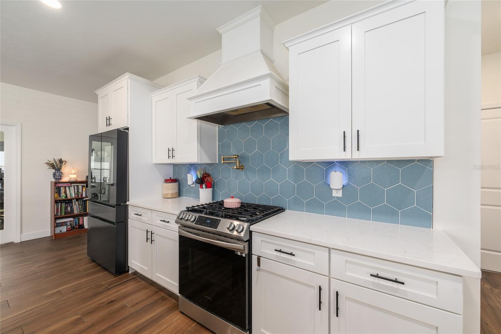 Image 15 of 37 For 6659 12th Lane