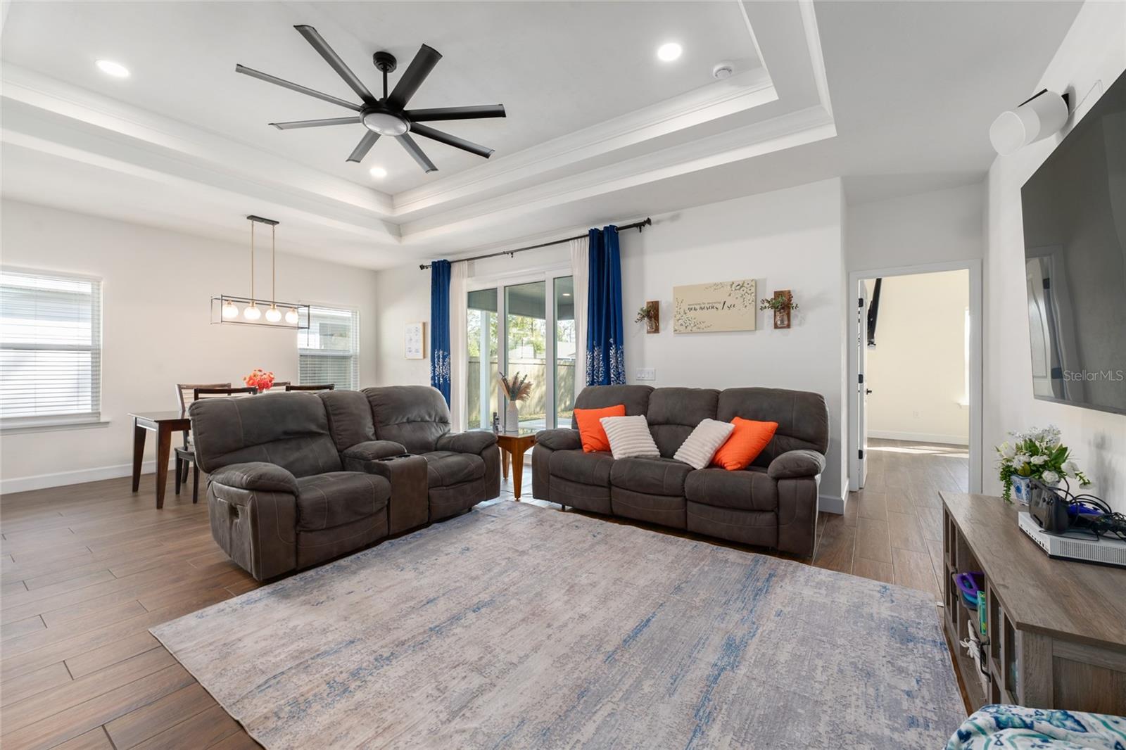 Image 4 of 37 For 6659 12th Lane