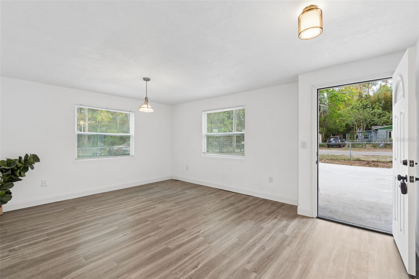 Image 2 of 25 For 220 33rd Avenue