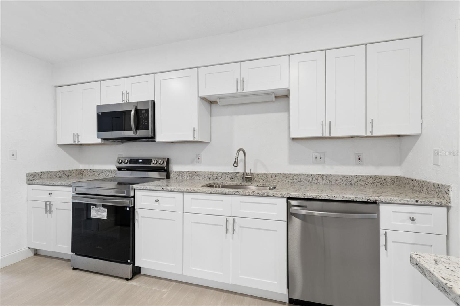 Image 9 of 25 For 220 33rd Avenue