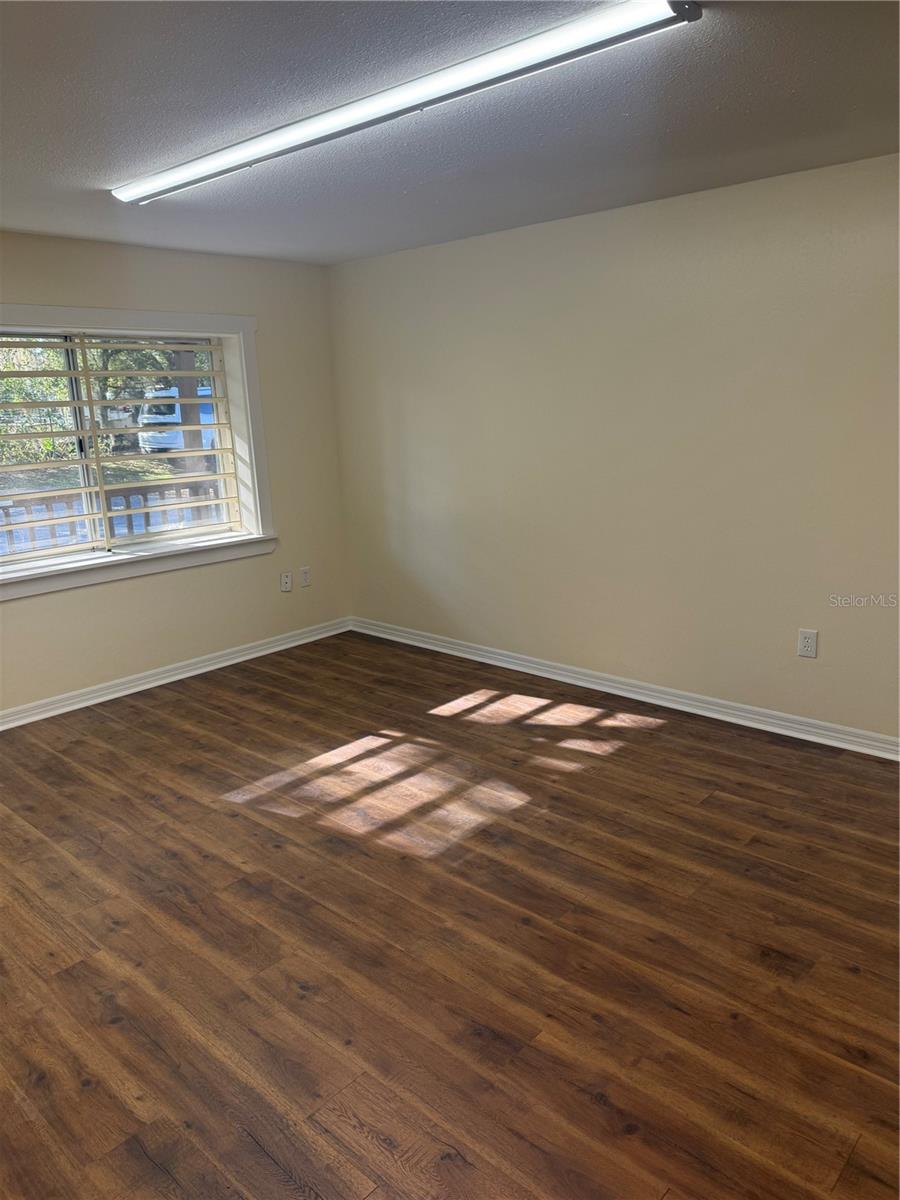 Image 8 of 25 For 108 10th Avenue