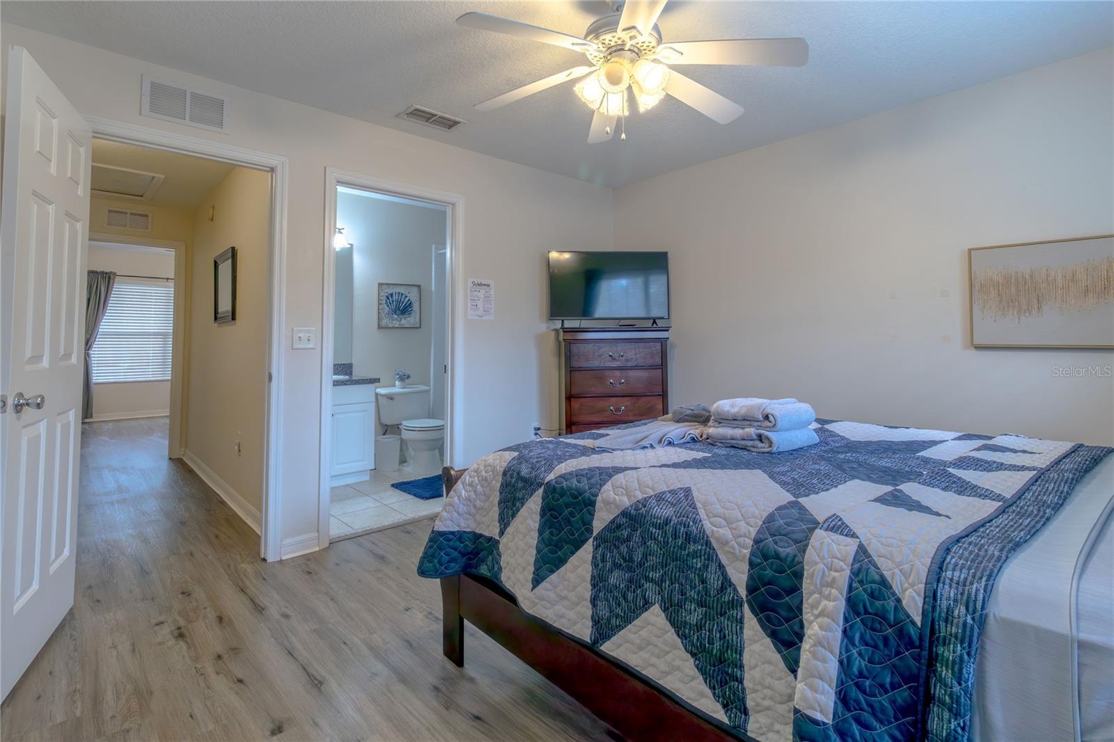 Image 22 of 27 For 2306 42nd Drive 145