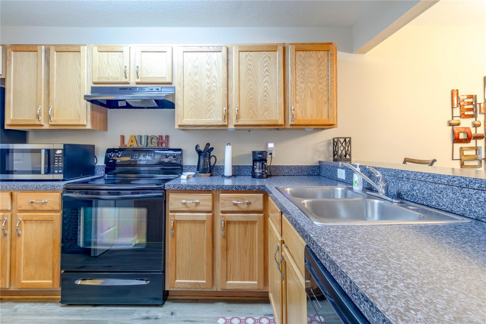 Image 4 of 27 For 2306 42nd Drive 145