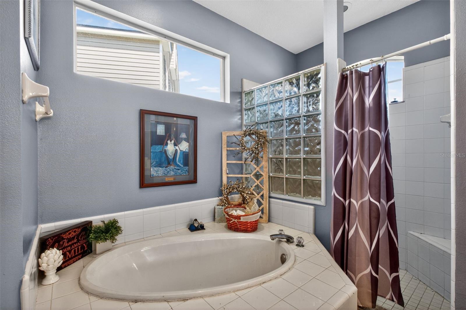 Image 37 of 44 For 1014 Quaker Ridge Court