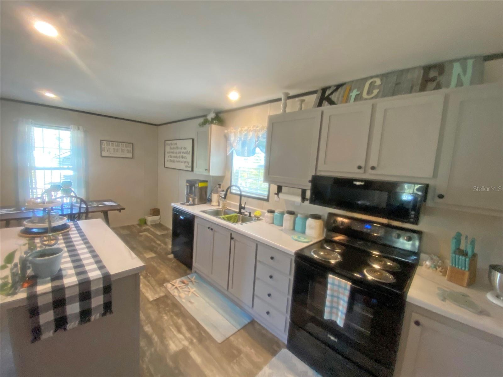 Image 10 of 31 For 203 5th Avenue