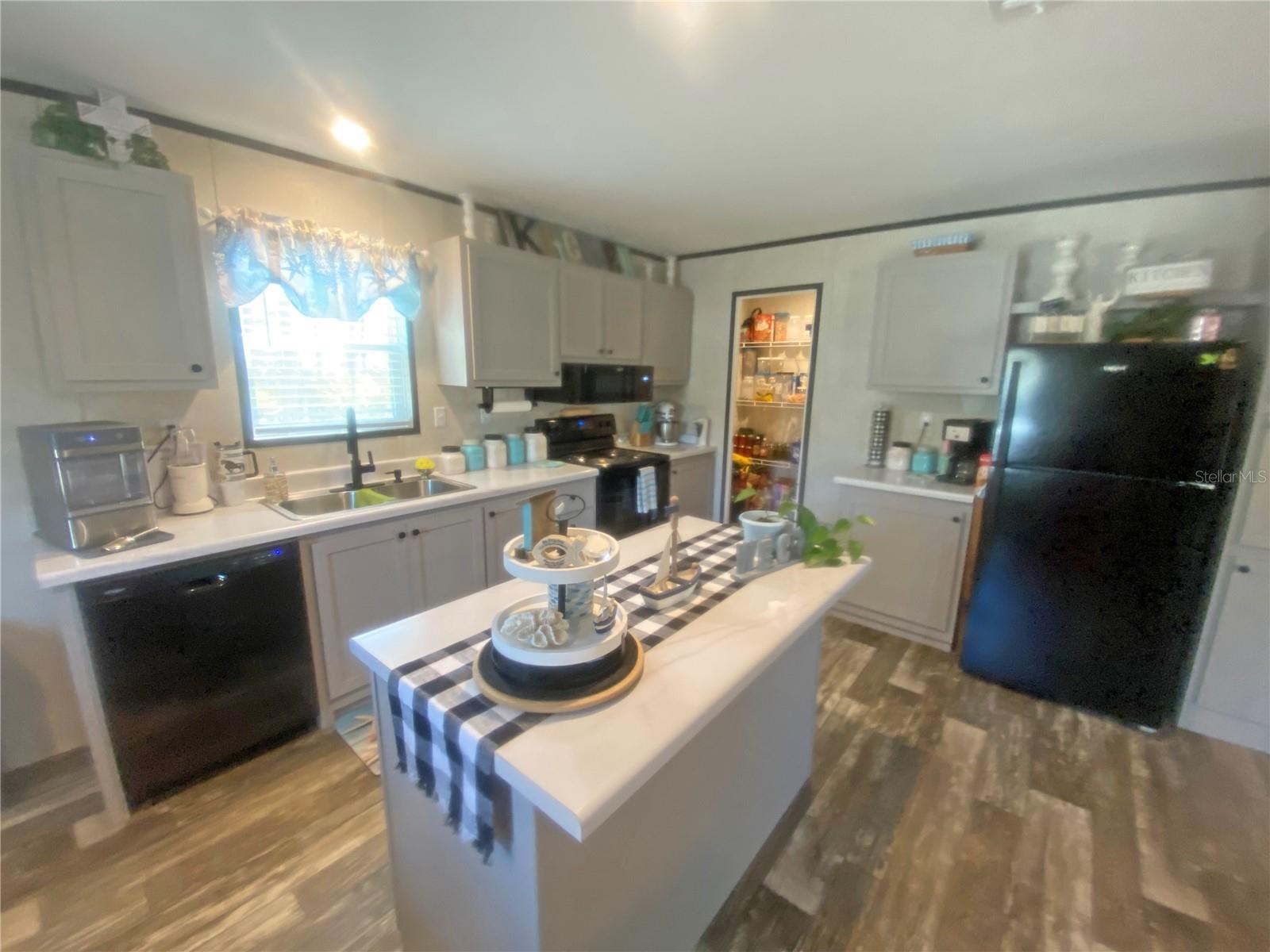 Image 8 of 31 For 203 5th Avenue