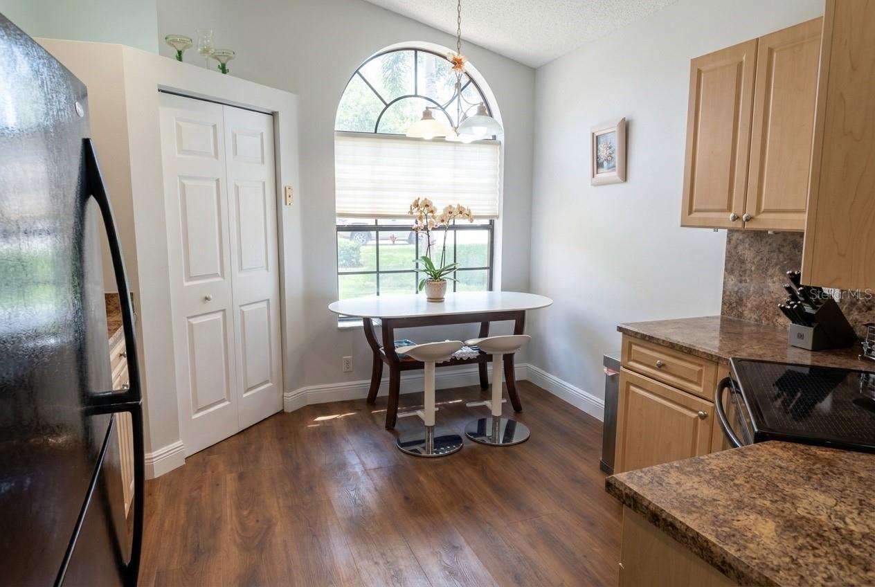 Image 5 of 34 For 7604 Lexington Club Boulevard B