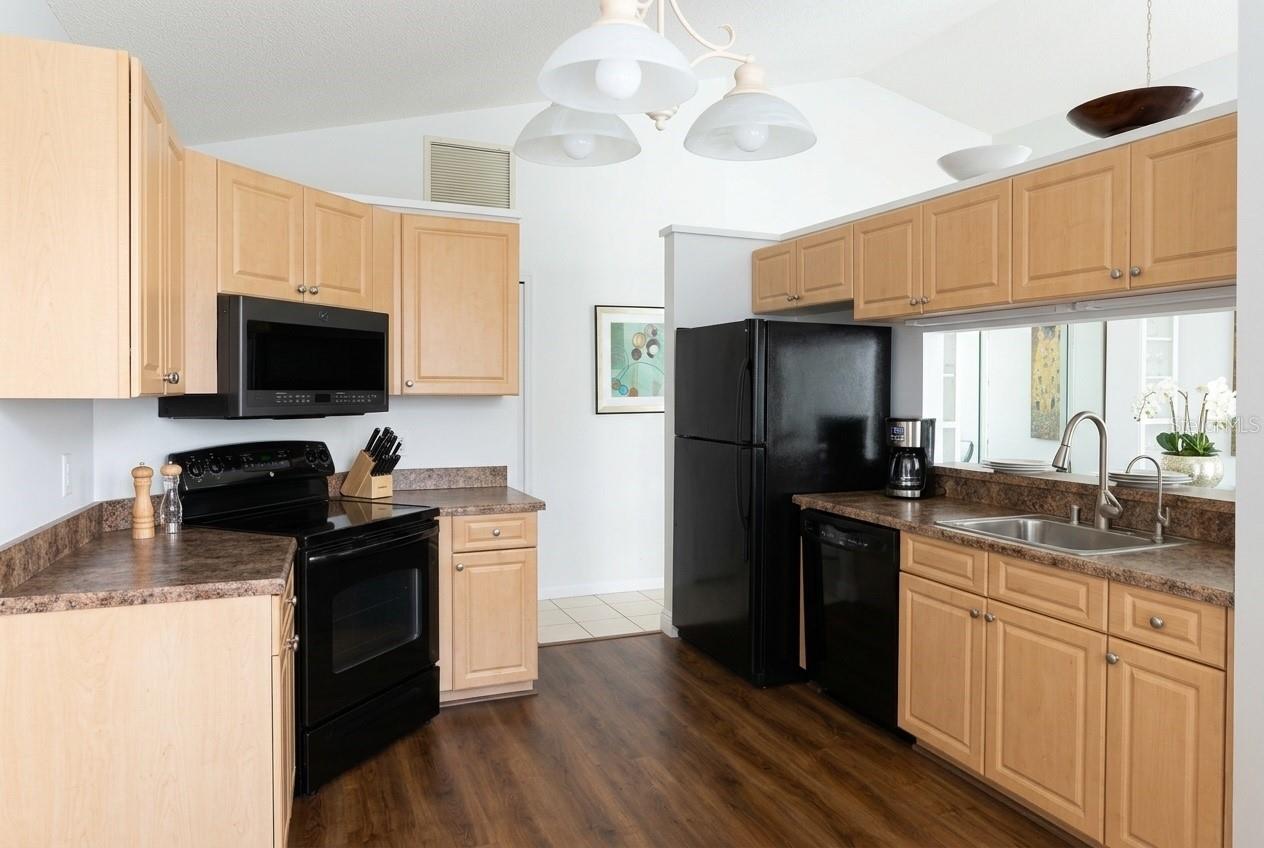 Image 6 of 34 For 7604 Lexington Club Boulevard B