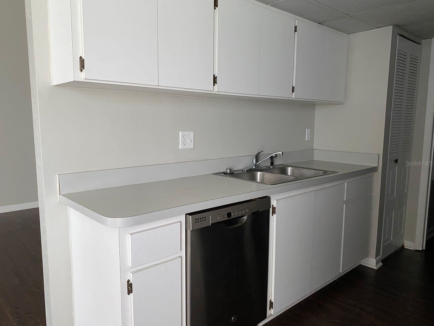 Image 4 of 12 For 2858 39th Avenue