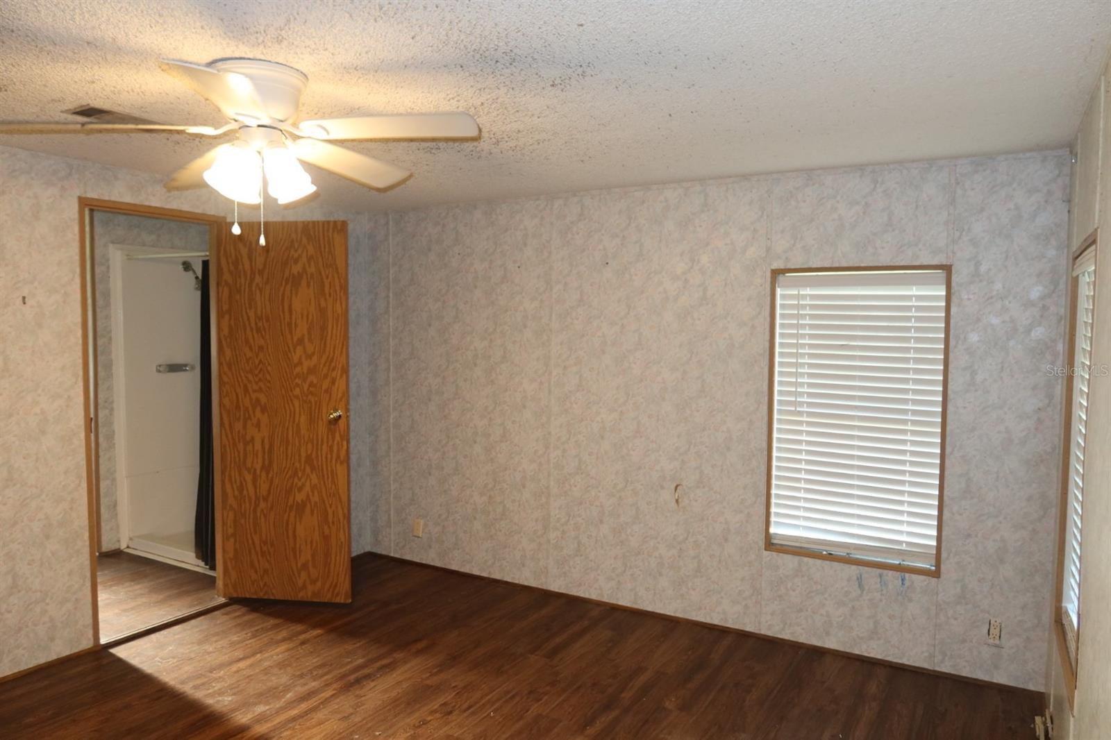 Image 11 of 37 For 262 Lynnwood Avenue