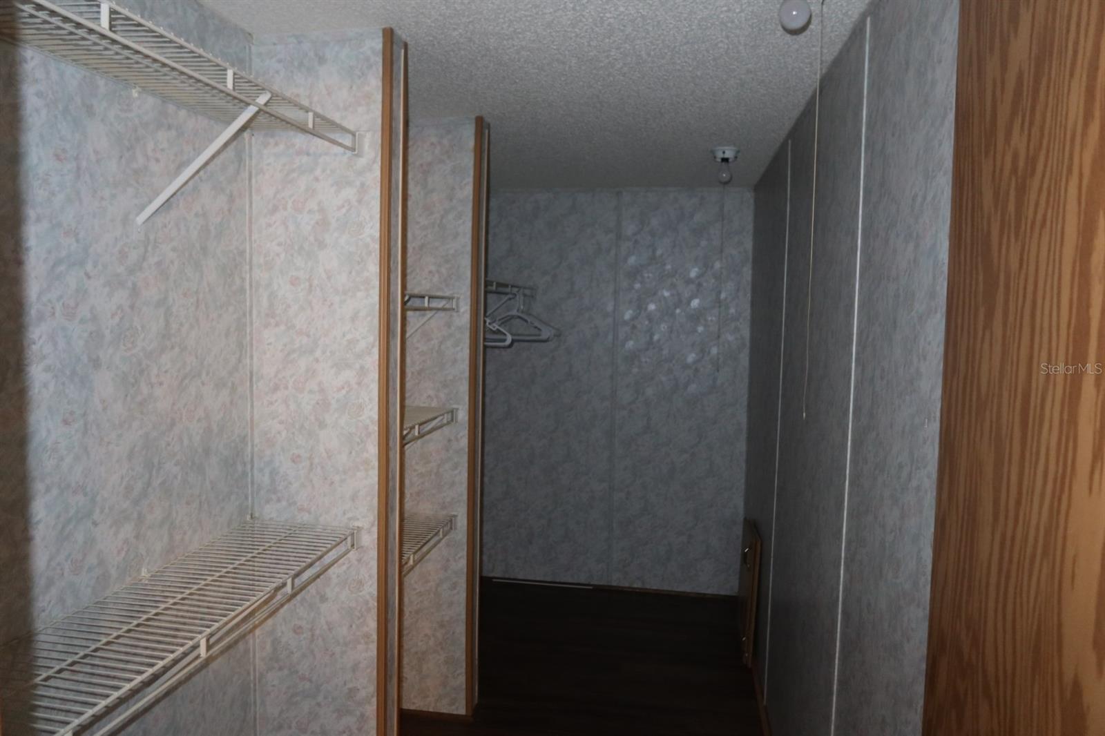 Image 13 of 37 For 262 Lynnwood Avenue