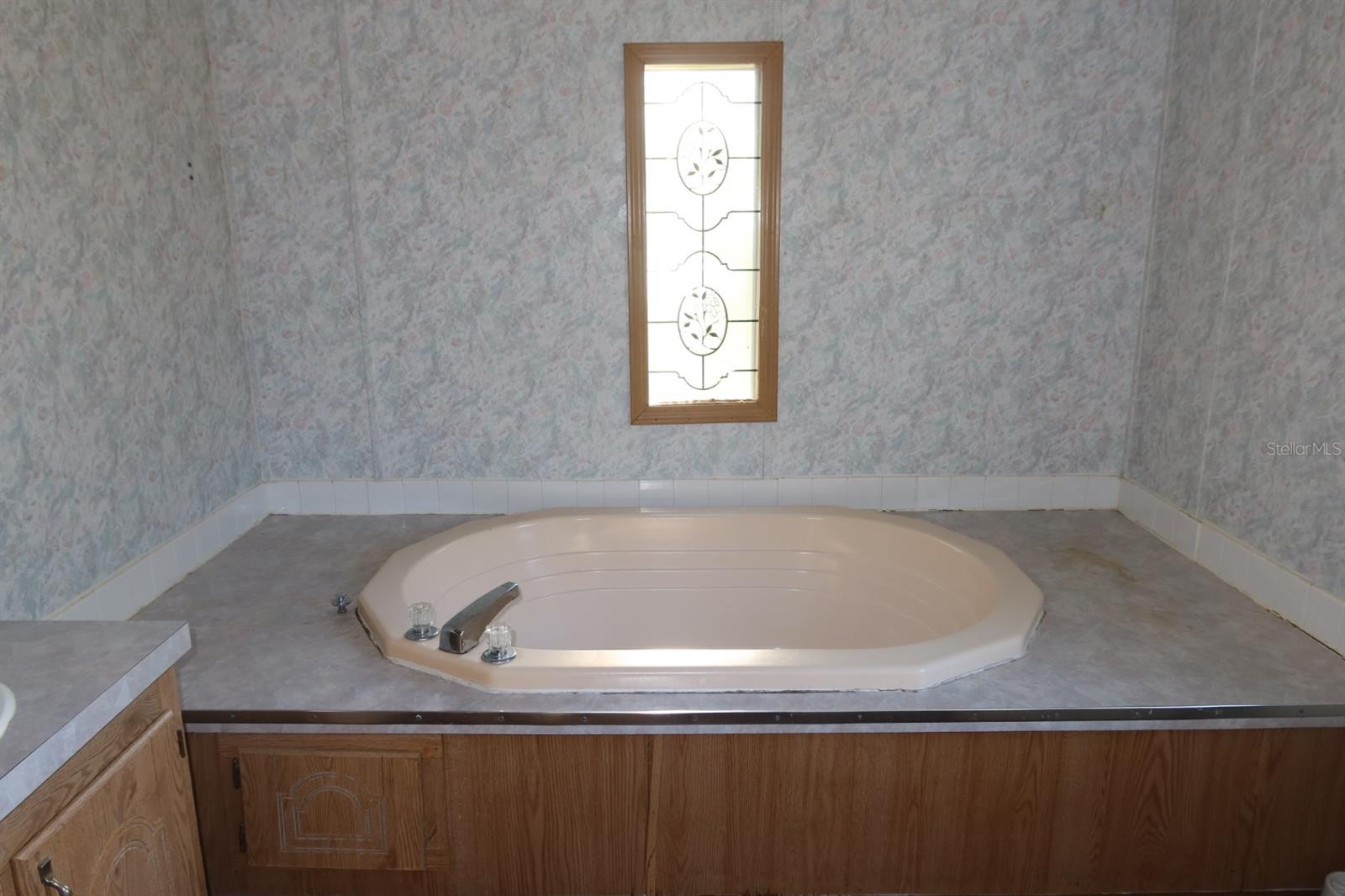 Image 15 of 37 For 262 Lynnwood Avenue