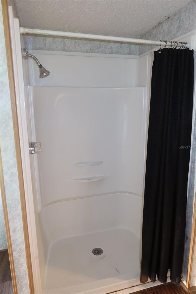 Image 18 of 37 For 262 Lynnwood Avenue