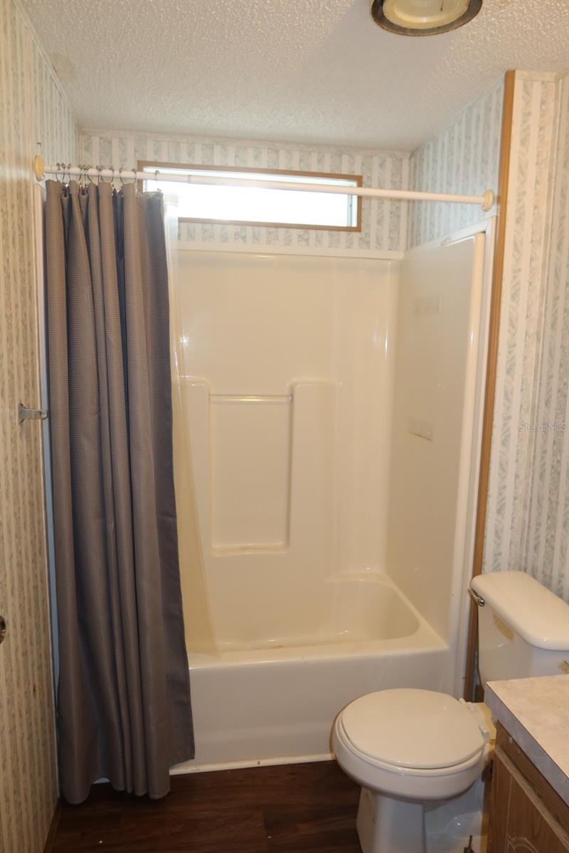 Image 20 of 37 For 262 Lynnwood Avenue