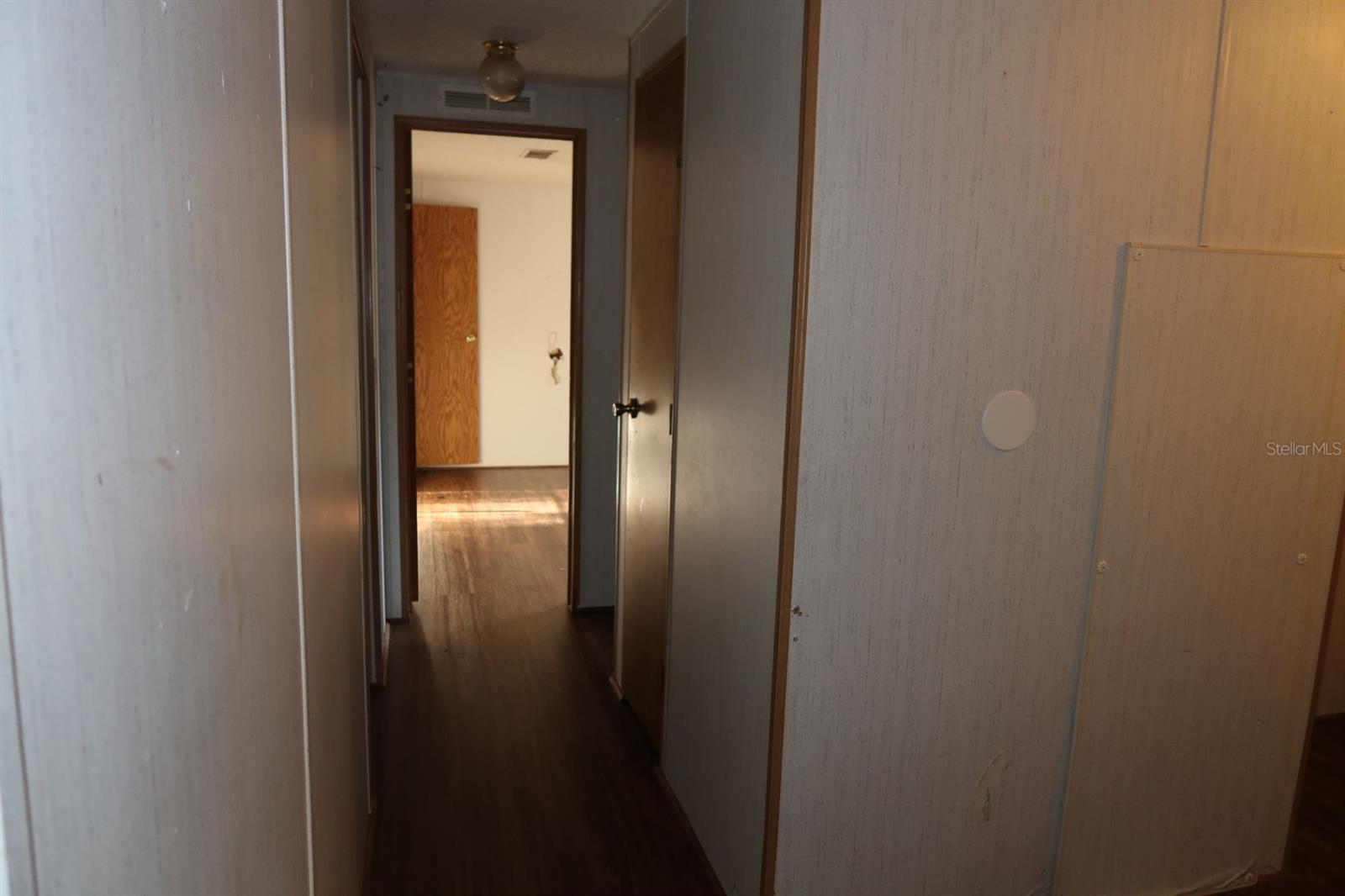 Image 22 of 37 For 262 Lynnwood Avenue