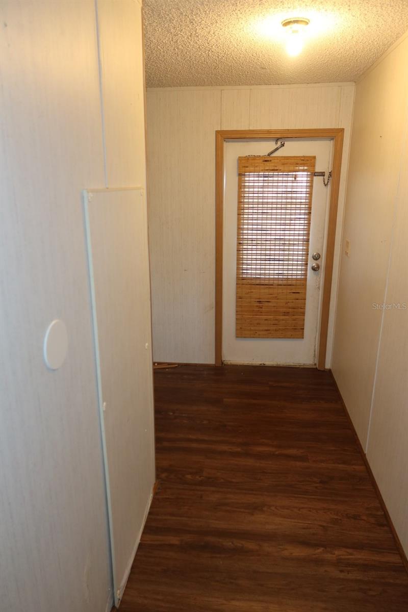 Image 23 of 37 For 262 Lynnwood Avenue