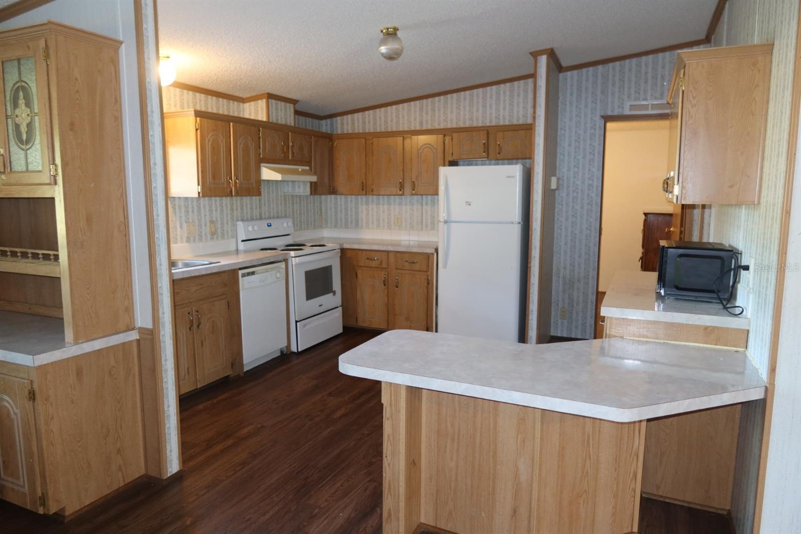 Image 5 of 37 For 262 Lynnwood Avenue