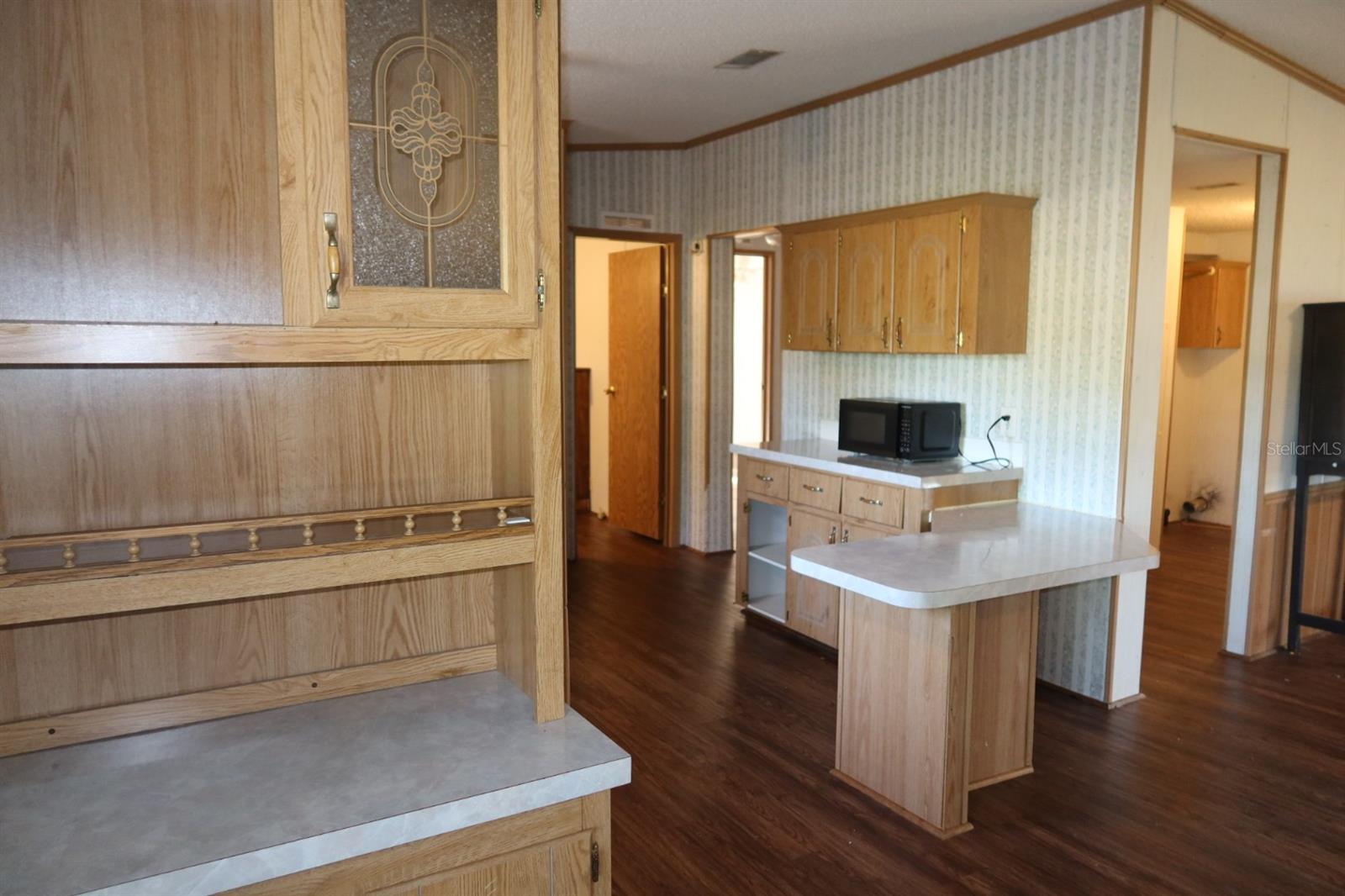 Image 6 of 37 For 262 Lynnwood Avenue