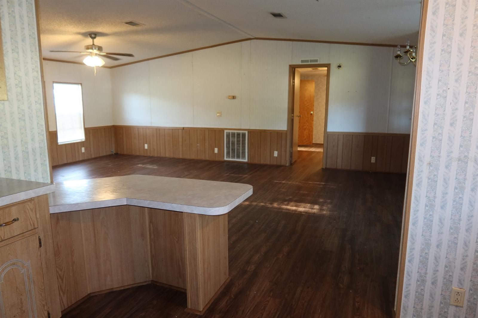 Image 7 of 37 For 262 Lynnwood Avenue