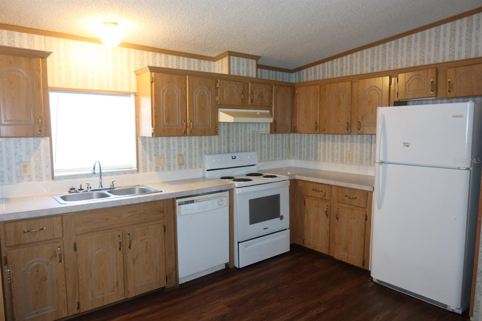 Image 8 of 37 For 262 Lynnwood Avenue