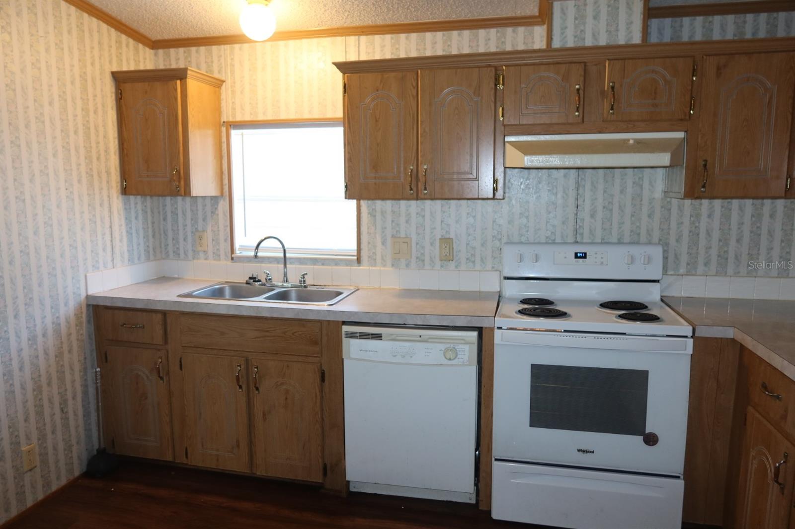 Image 9 of 37 For 262 Lynnwood Avenue