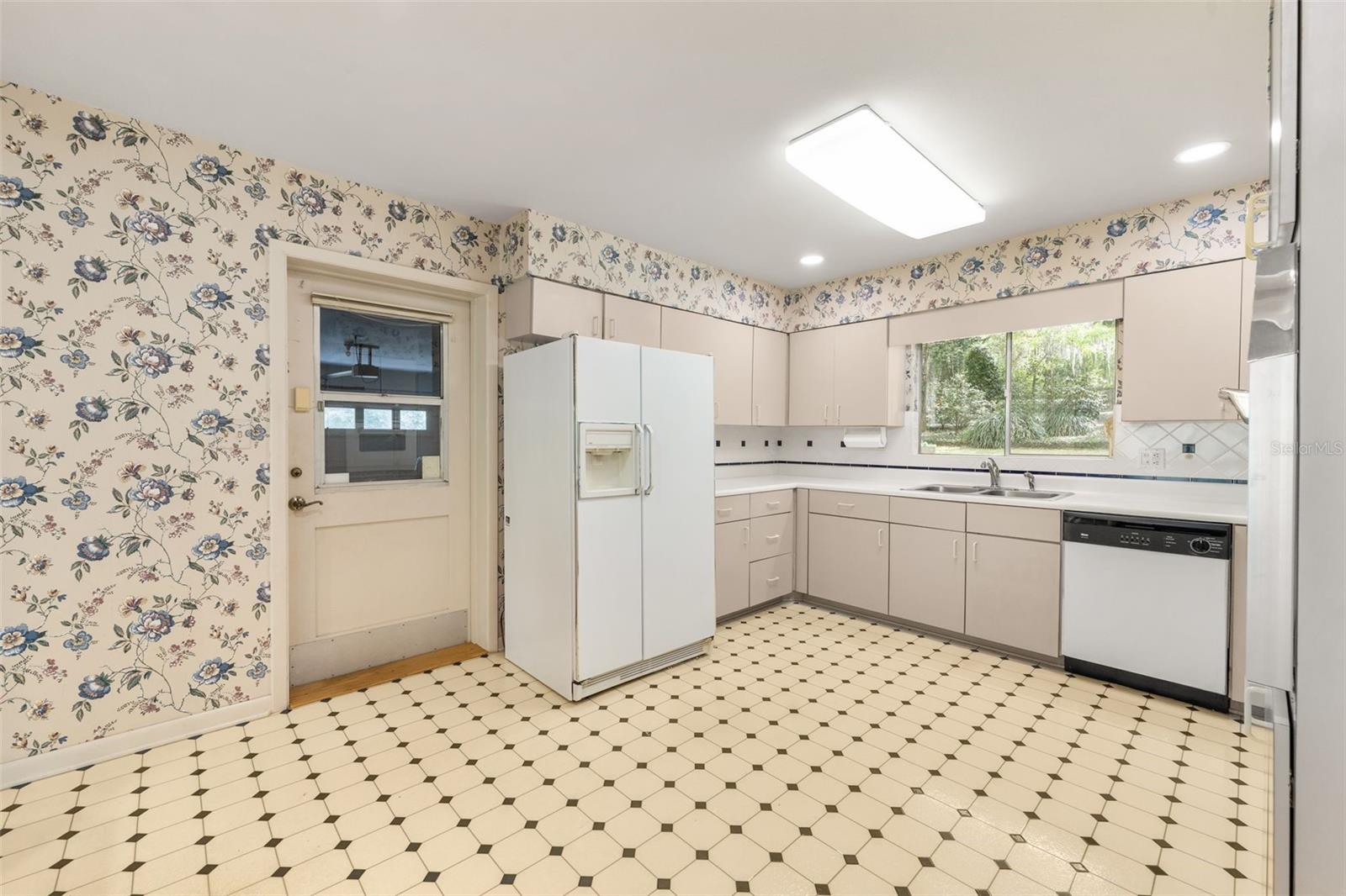 Image 23 of 50 For 630 26th Place