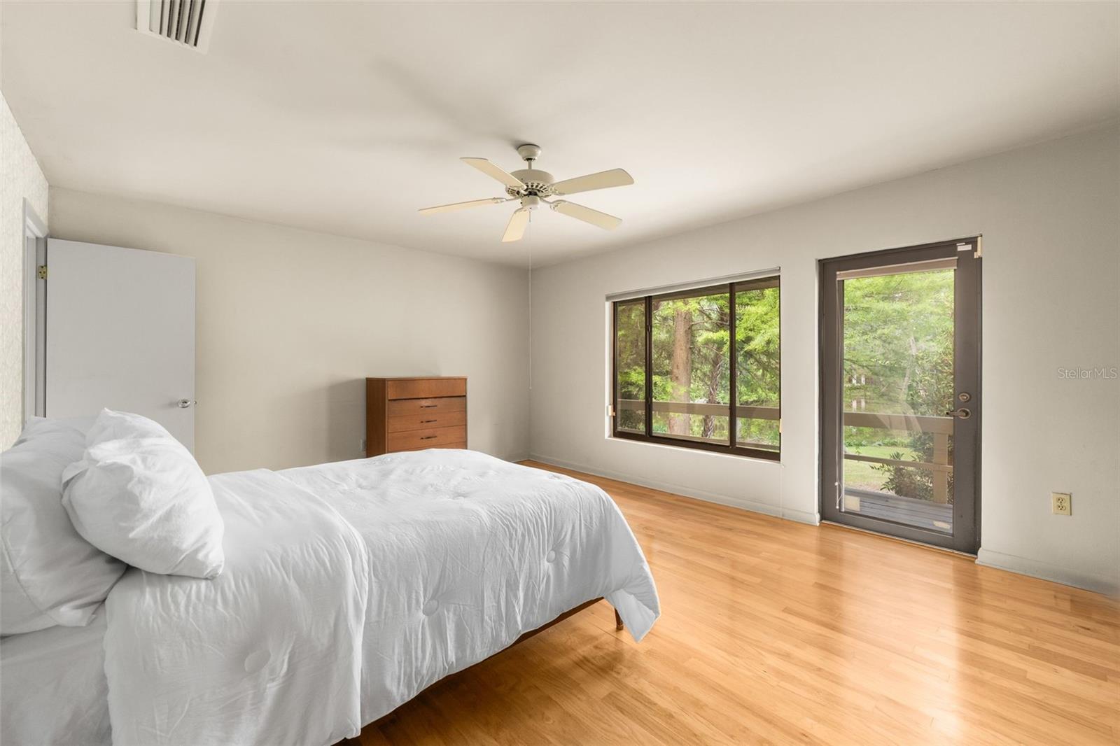 Image 29 of 50 For 630 26th Place