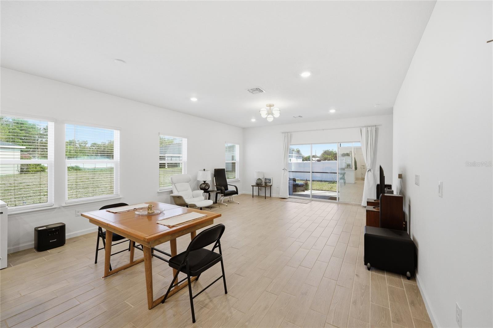 Image 16 of 33 For 511 4th Terrace