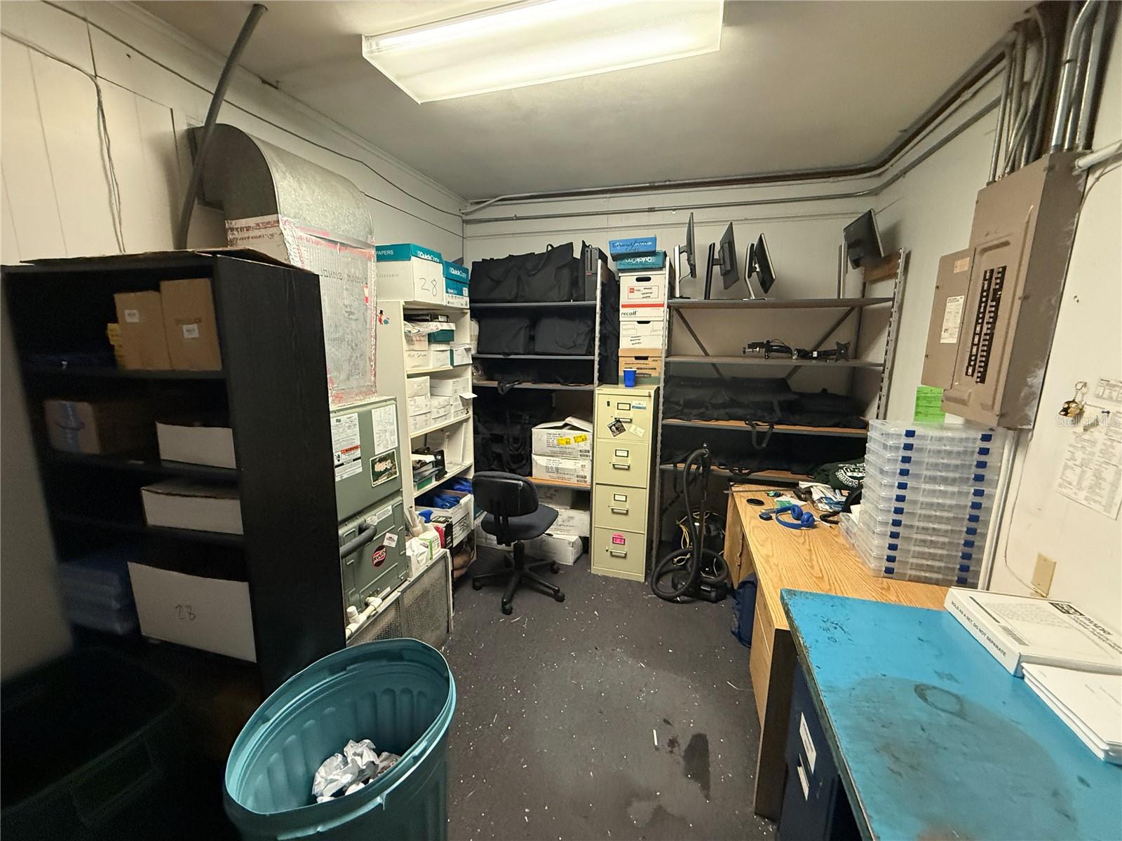 Image 17 of 26 For 927 13th Street