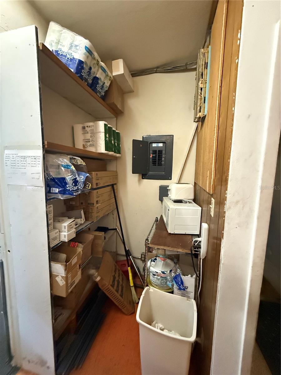 Image 19 of 26 For 927 13th Street