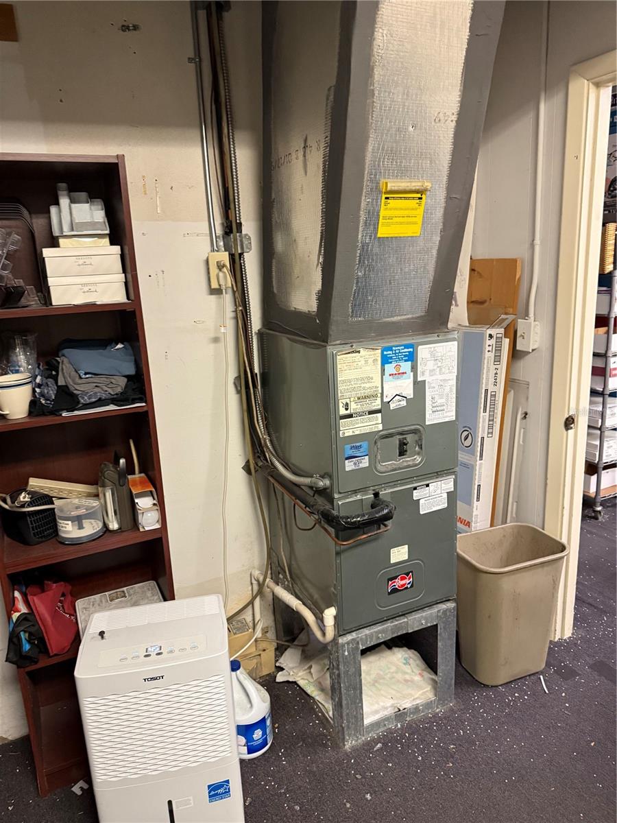 Image 20 of 26 For 927 13th Street