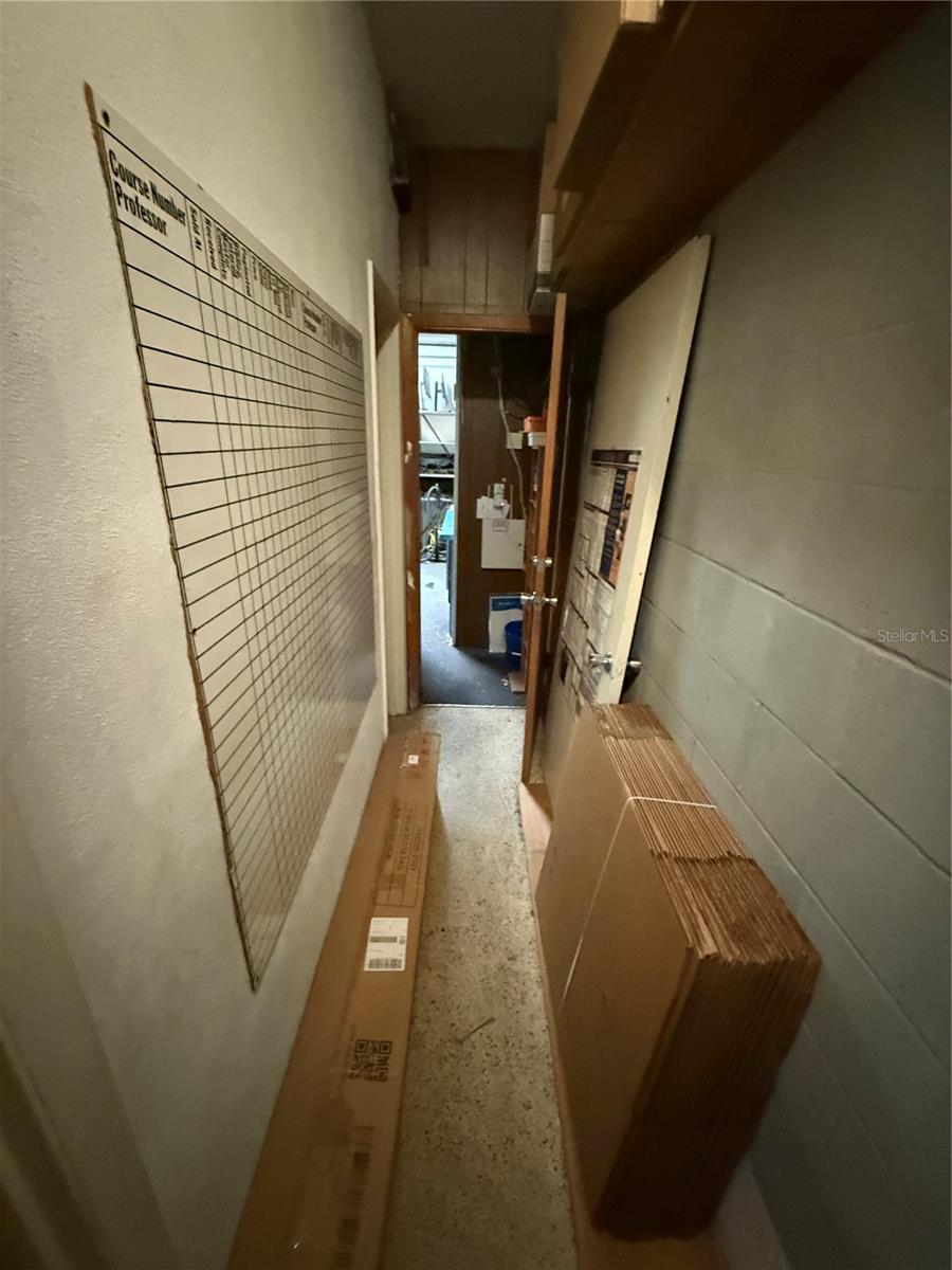 Image 21 of 26 For 927 13th Street