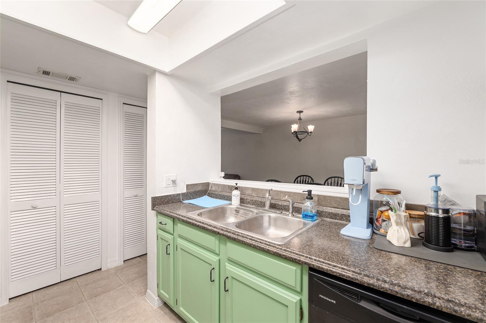 Image 17 of 53 For 900 62nd Boulevard D24