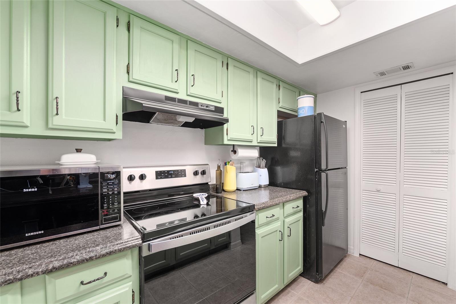 Image 18 of 53 For 900 62nd Boulevard D24