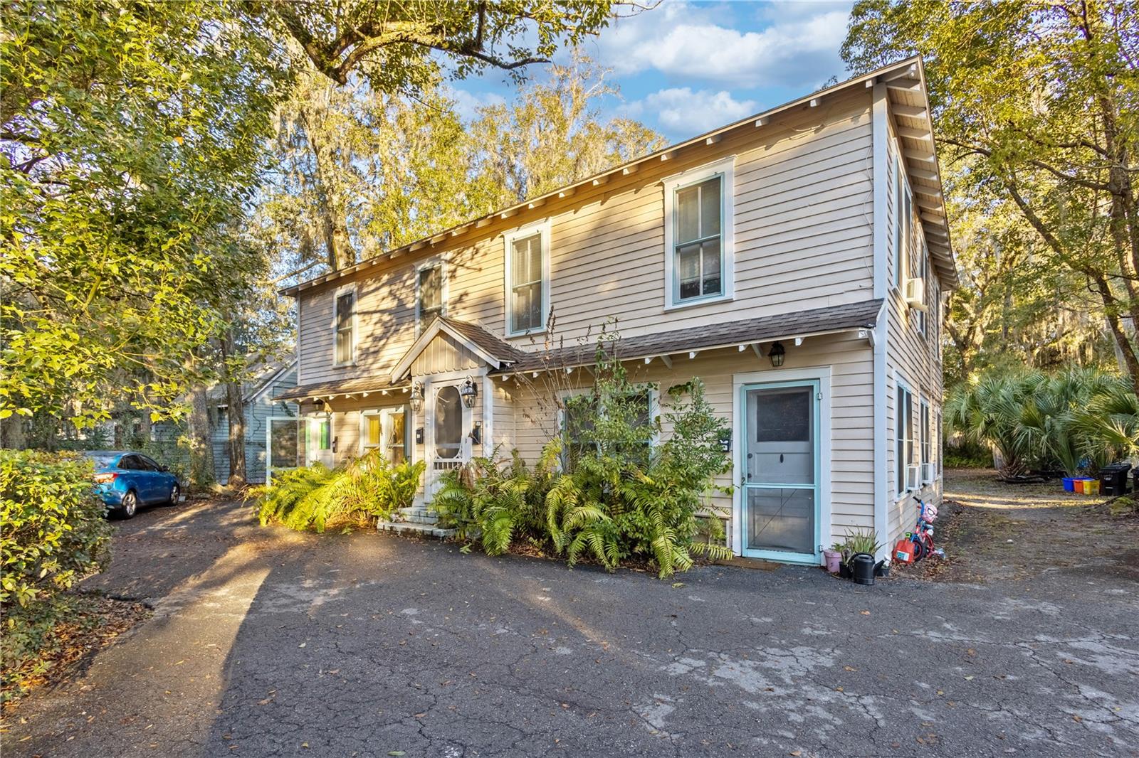 Image 10 of 14 For 824 University Avenue