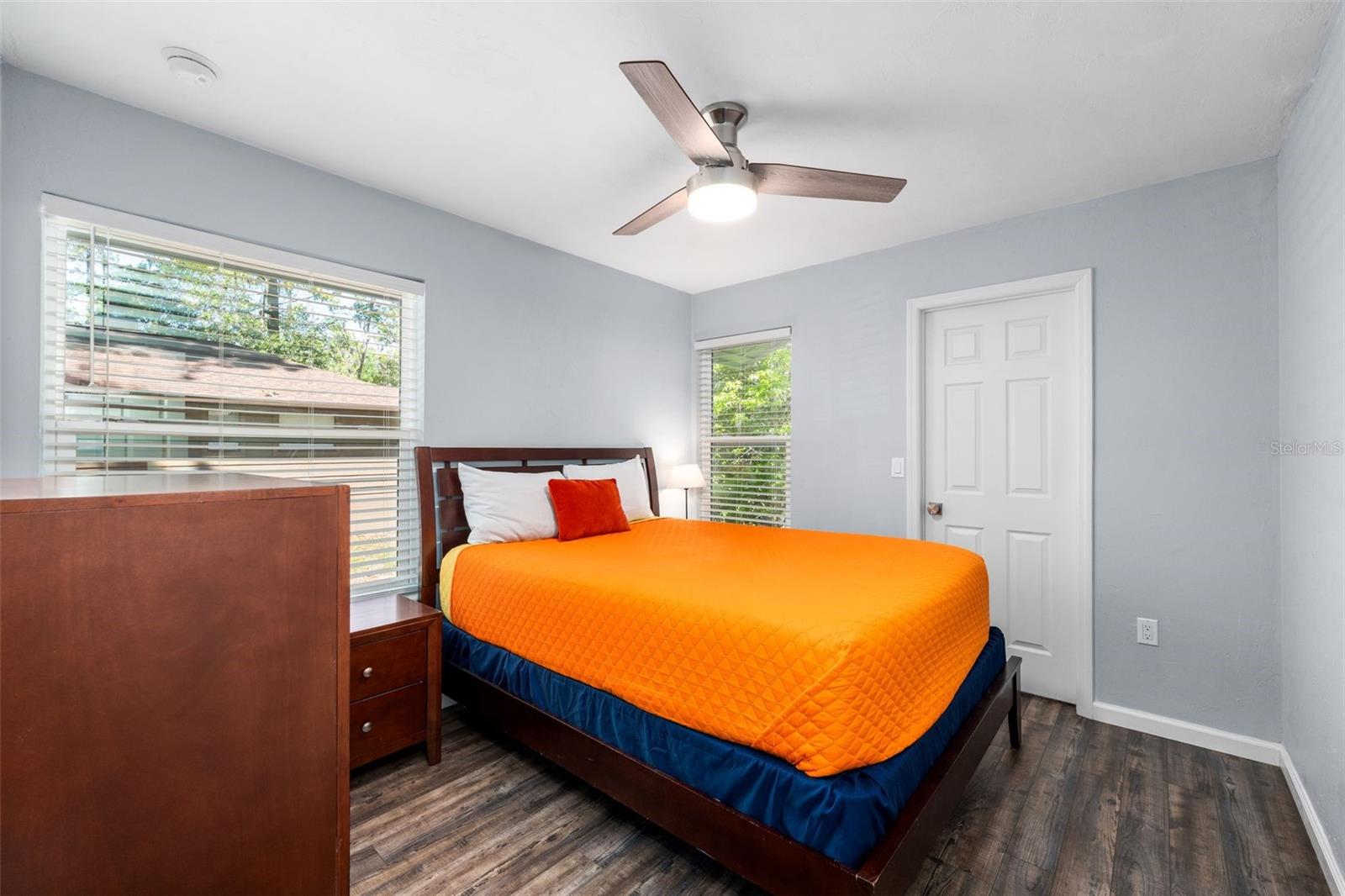 Image 18 of 34 For 2256 University Avenue