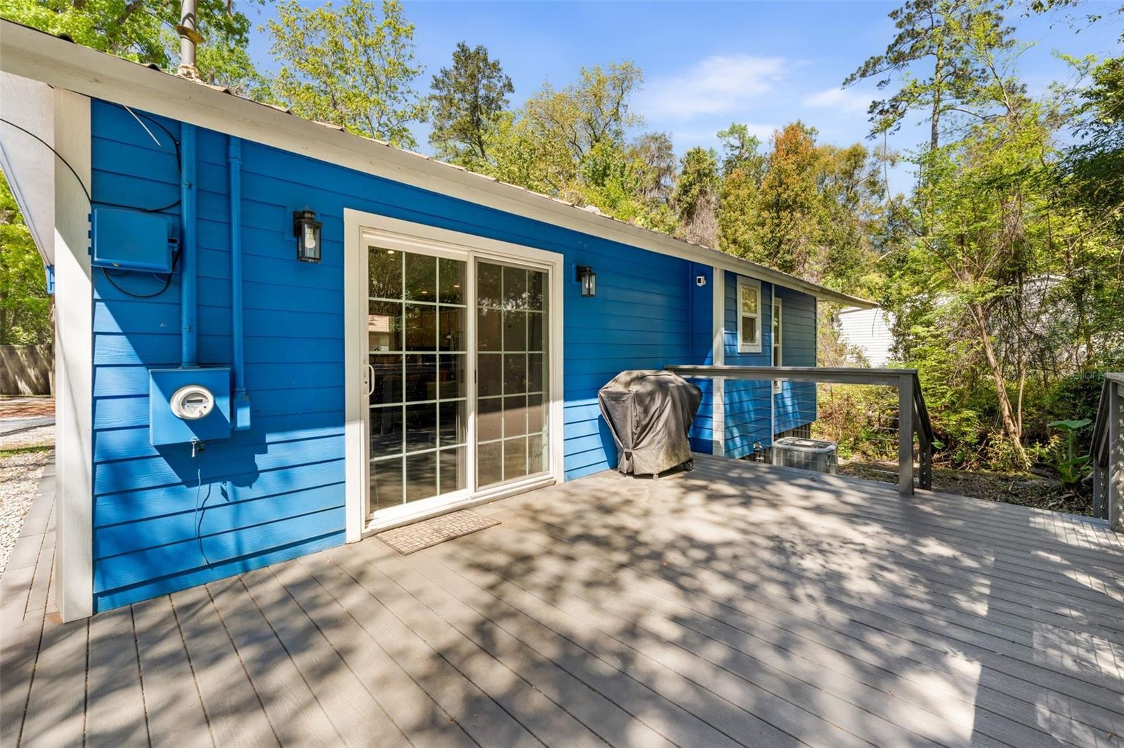 Image 21 of 34 For 2256 University Avenue