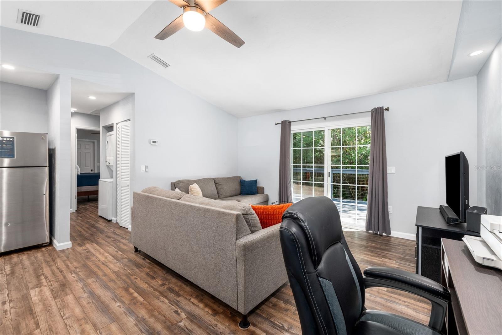 Image 6 of 34 For 2256 University Avenue