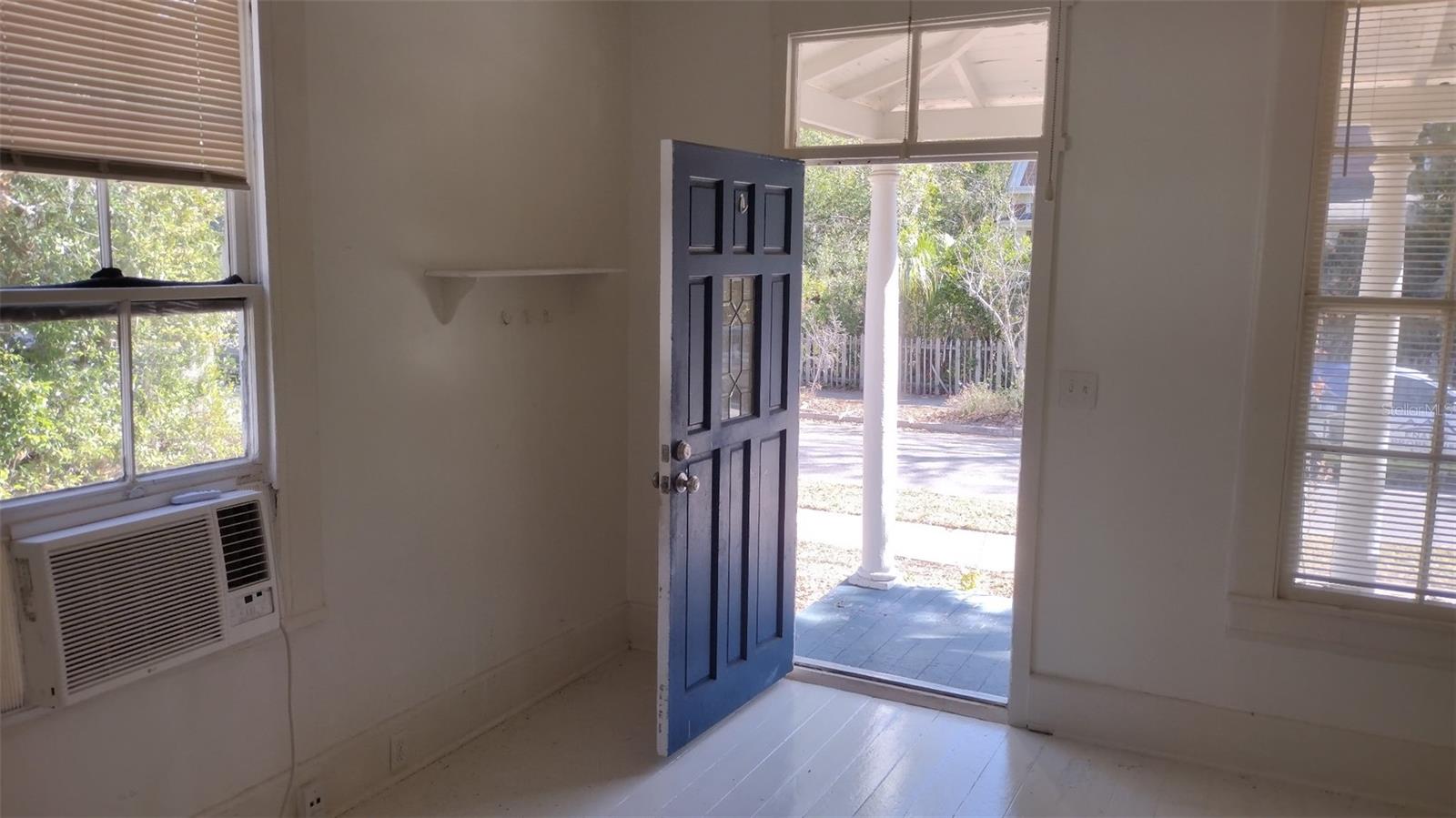 Image 2 of 8 For 722 2nd Street C