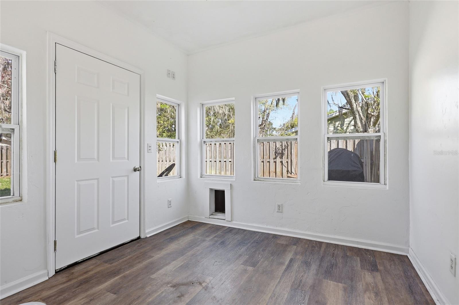 Image 16 of 24 For 10908 60th Terrace