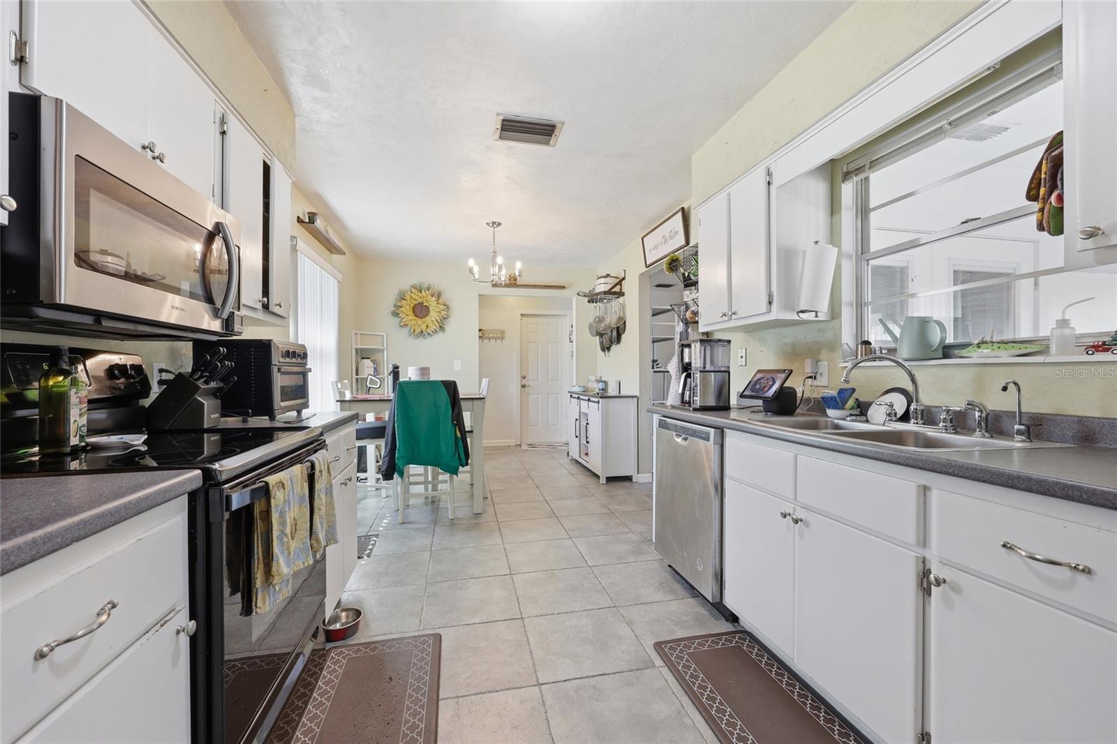 Image 6 of 24 For 10908 60th Terrace