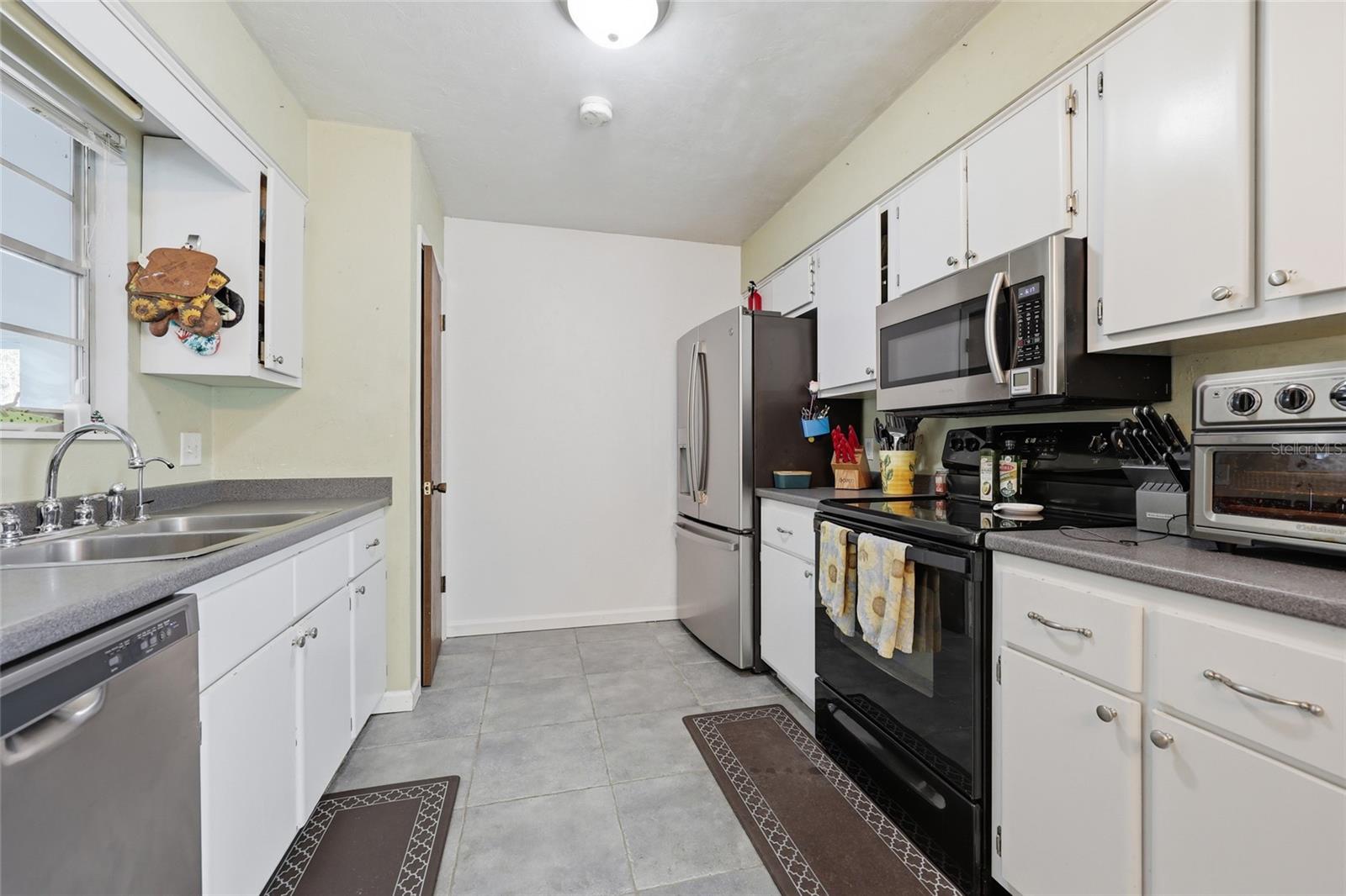 Image 7 of 24 For 10908 60th Terrace