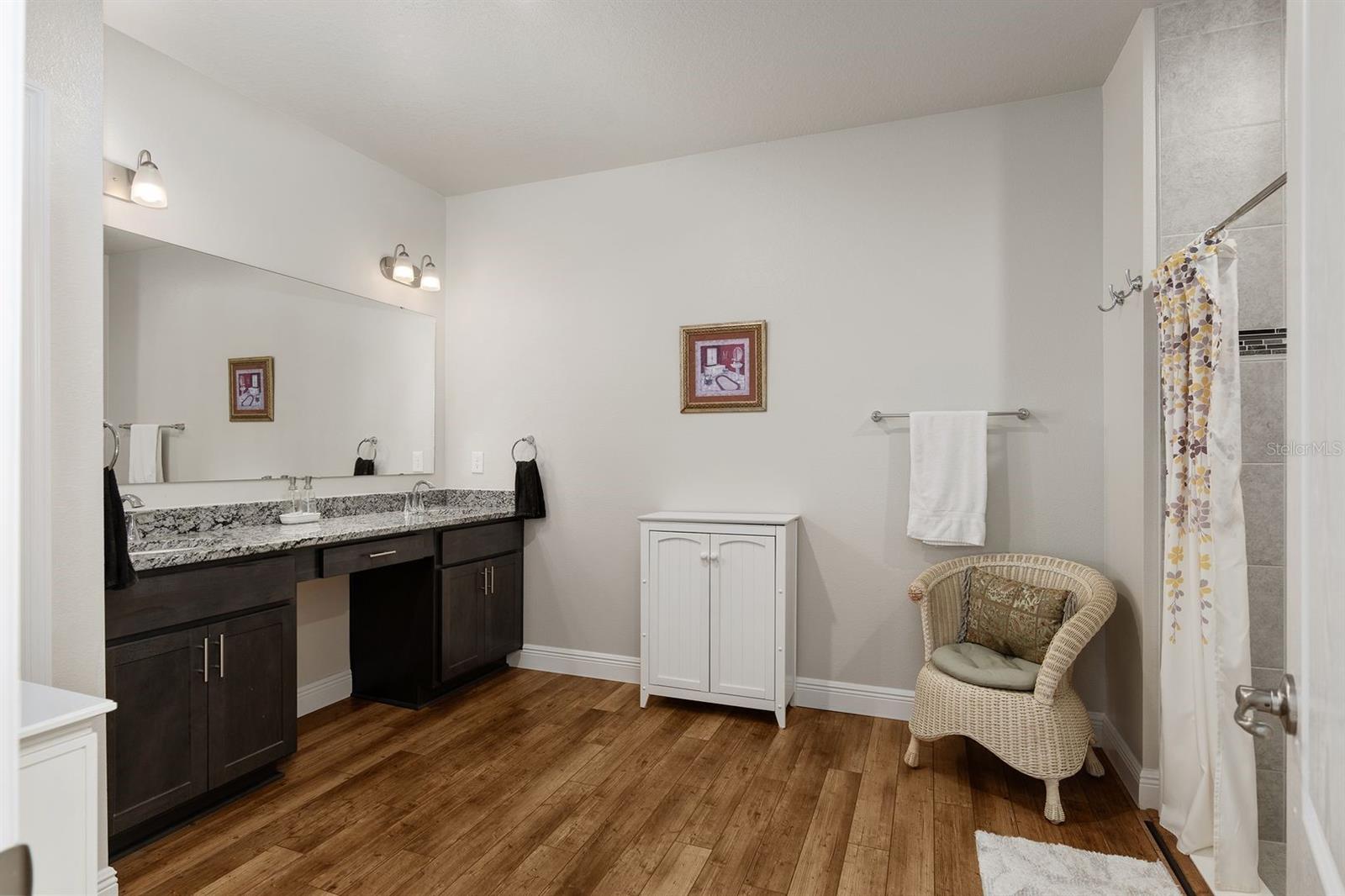 Image 10 of 12 For 24608 7th Lane