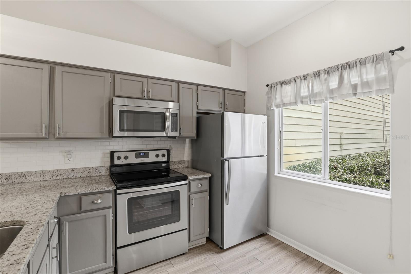 Image 10 of 33 For 826 125th Drive