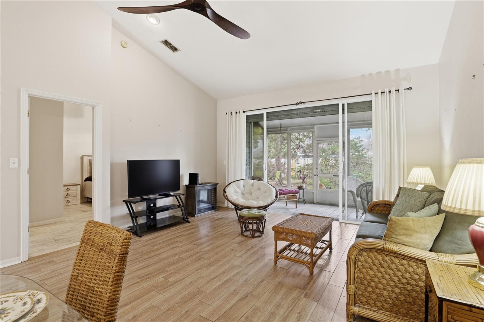 Image 16 of 33 For 826 125th Drive